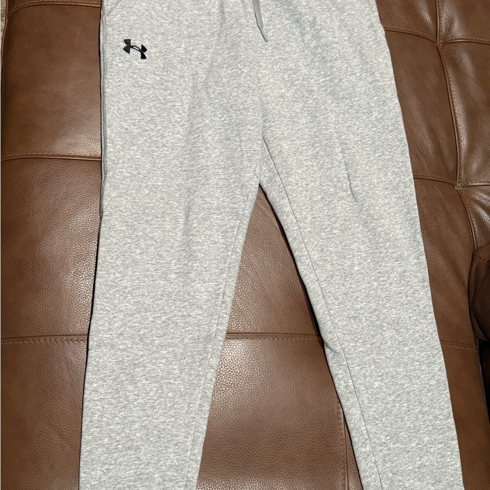 Under Armour Men’s Light Gray Sweatpants